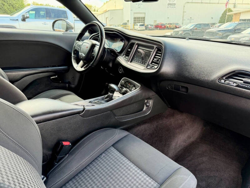 2019 Dodge Challenger SXT