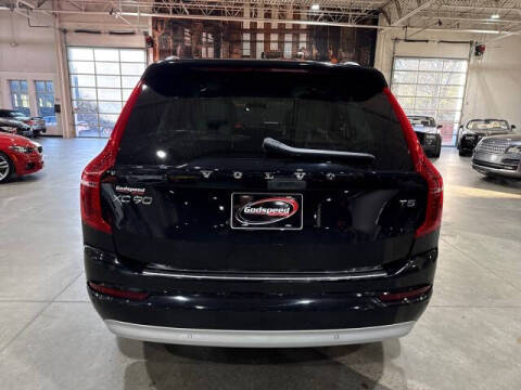 2022 Volvo XC90 T5 Momentum