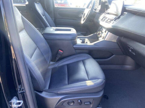 2023 Chevrolet Suburban LT