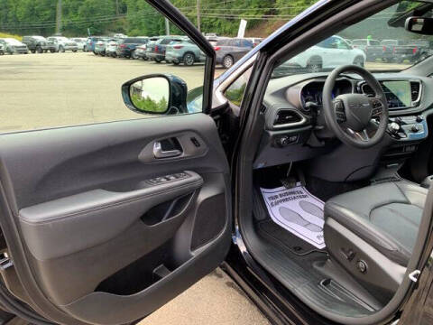 2025 Chrysler Pacifica Select