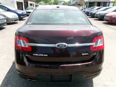 2011 Ford Taurus SEL