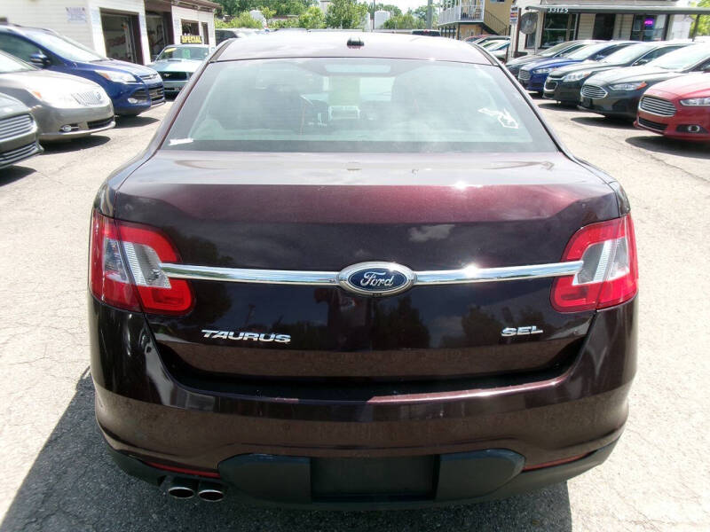 2011 Ford Taurus SEL