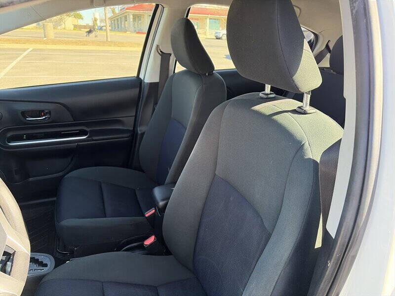 2016 Toyota Prius c One