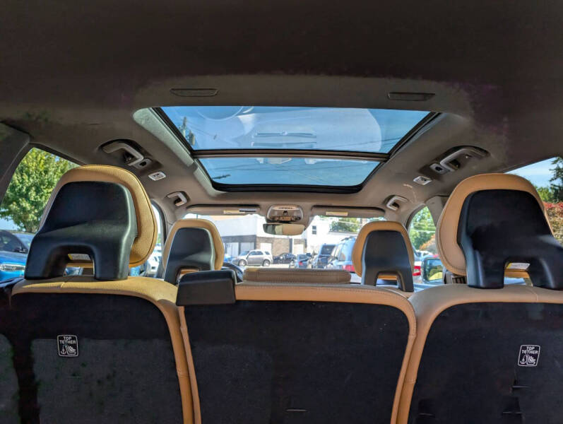 2018 Volvo XC90 T6 Momentum