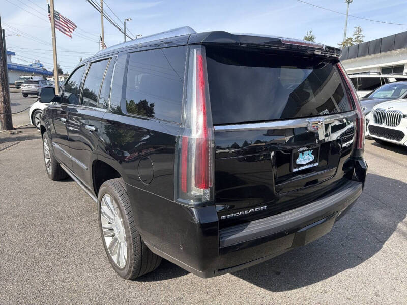2018 Cadillac Escalade Platinum