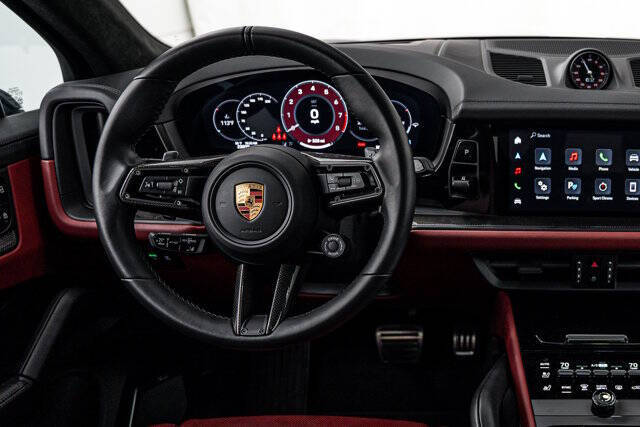 2025 Porsche Cayenne GTS