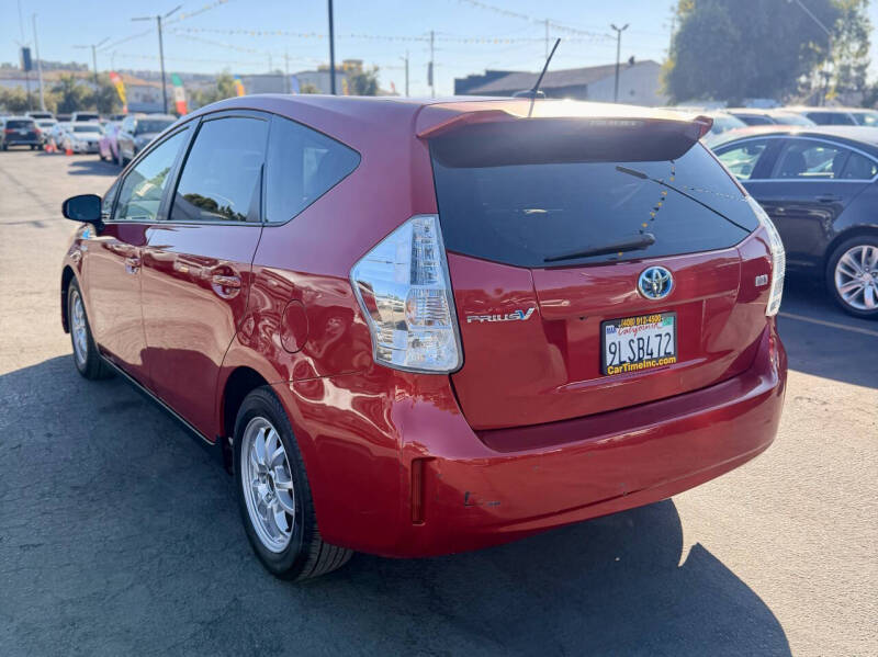 2012 Toyota Prius v Three