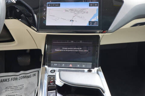 2022 Audi e-tron quattro Premium