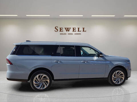 2026 Lincoln Navigator L Reserve