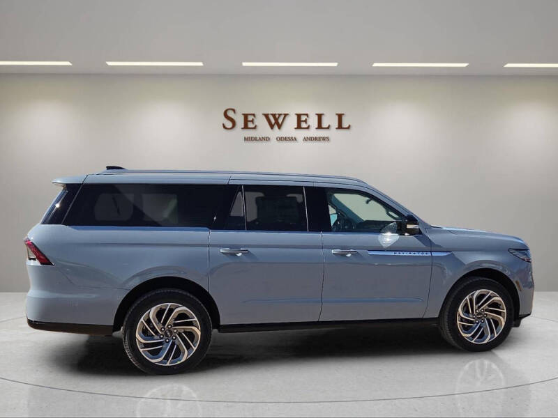 2026 Lincoln Navigator L Reserve
