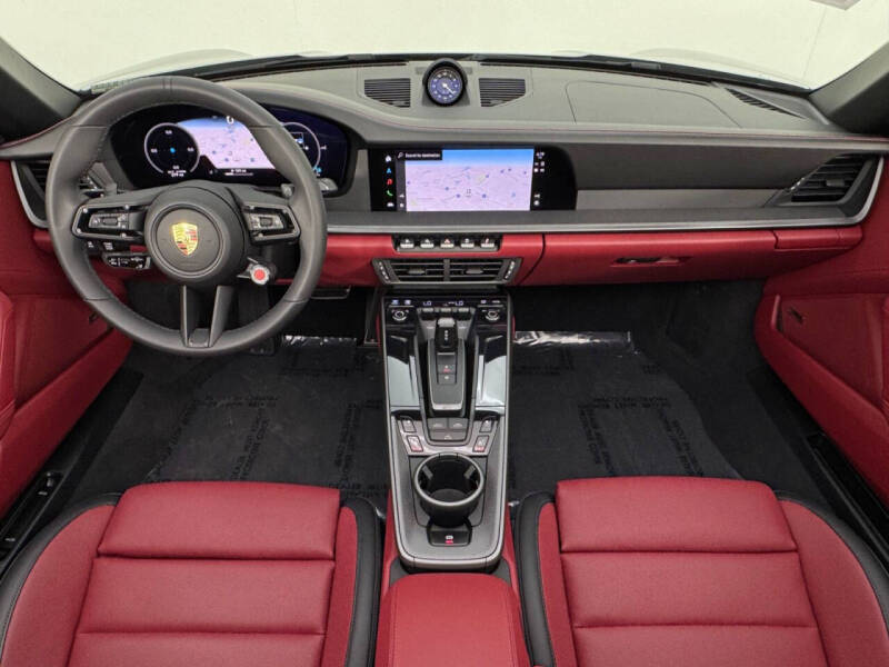 2025 Porsche 911 Carrera