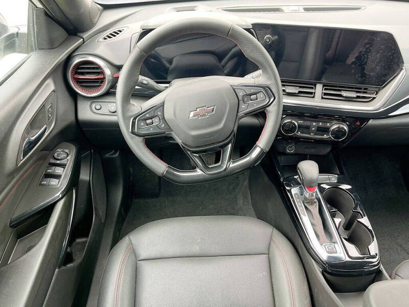 2025 Chevrolet Trax RS