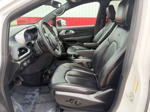 2024 Chrysler Pacifica Plug-In Hybrid Select