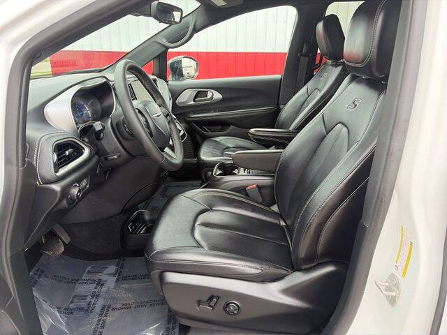 2024 Chrysler Pacifica Plug-In Hybrid Select