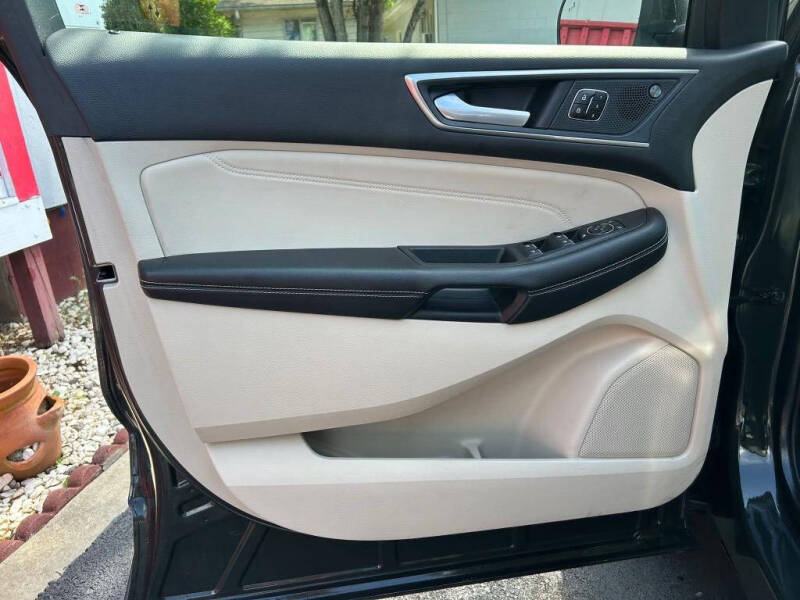 2023 Ford Edge Titanium