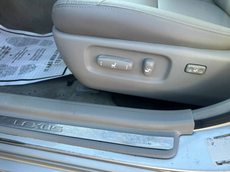 2005 Lexus ES 330