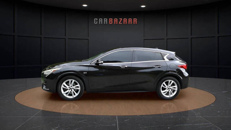 2017 Infiniti QX30 Luxury