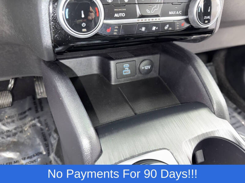 2022 Ford Escape Titanium