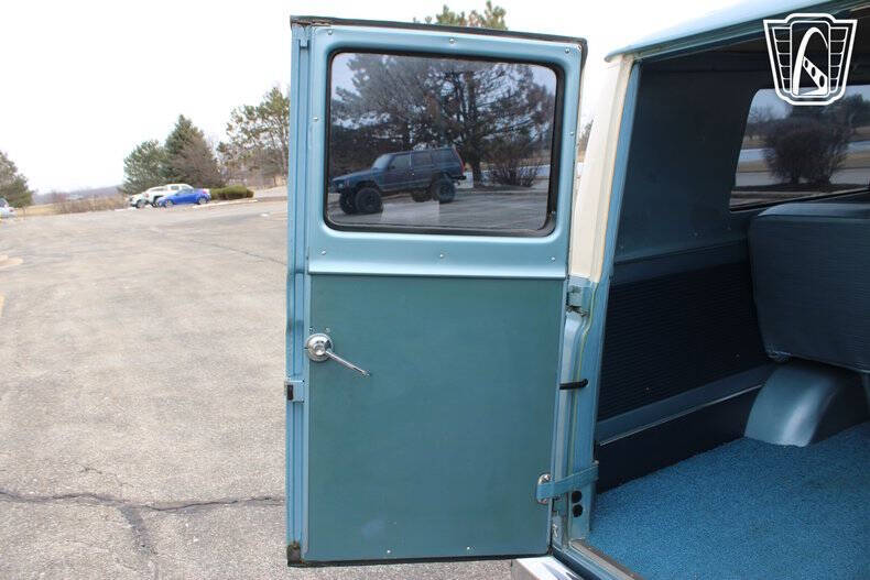 1967 Ford E-150