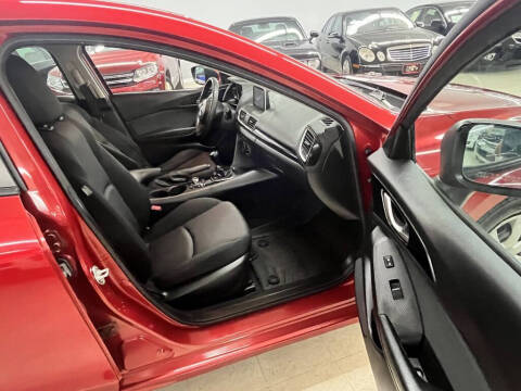 2016 Mazda MAZDA3 i Sport
