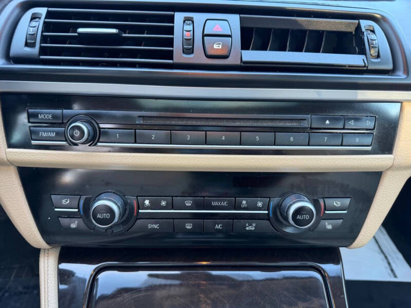 2016 BMW 5 Series 528i