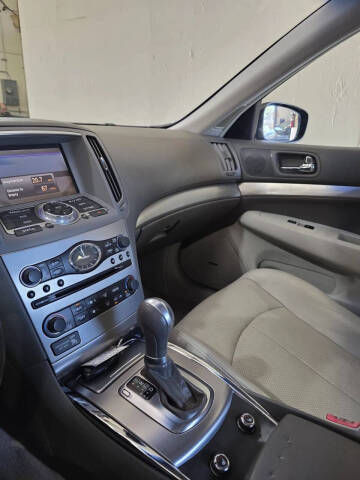 2011 Infiniti G37 Sedan Journey