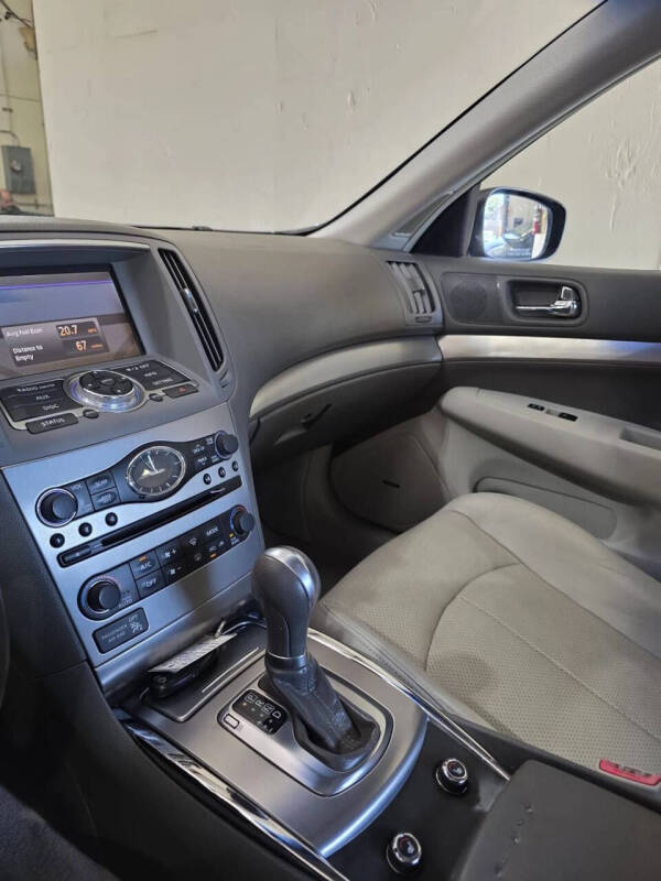 2011 Infiniti G37 Sedan Journey