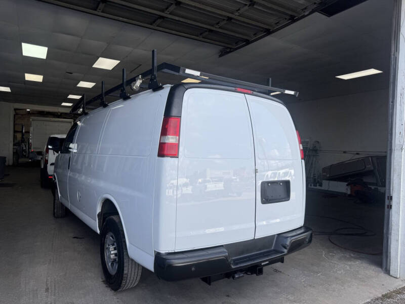2018 Chevrolet Express 2500