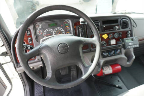 2018 Freightliner M2 106