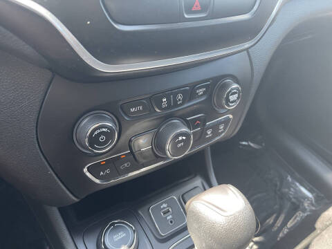 2019 Jeep Cherokee Latitude