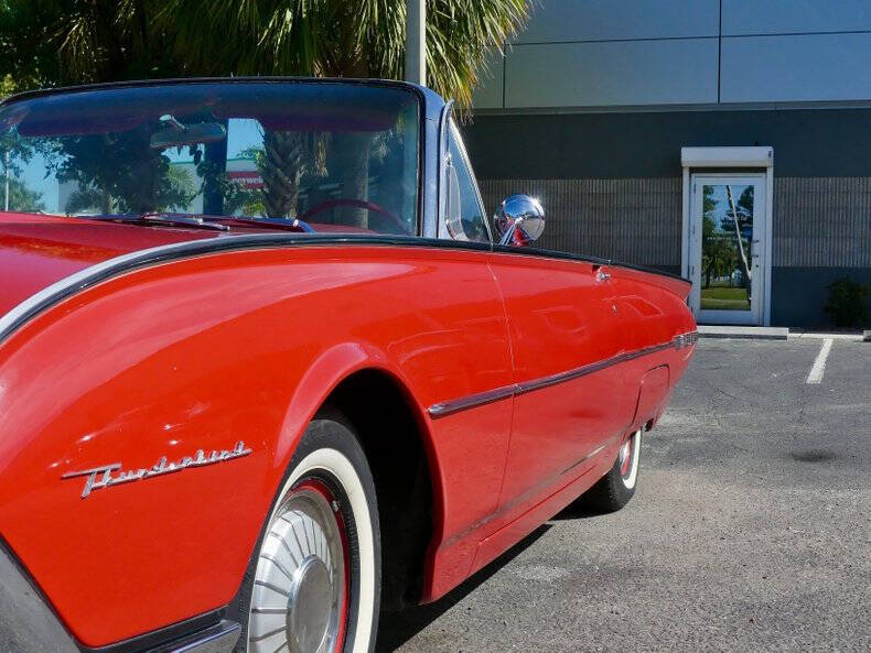1962 Ford Thunderbird