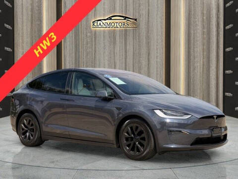 2023 Tesla Model X Standard Range