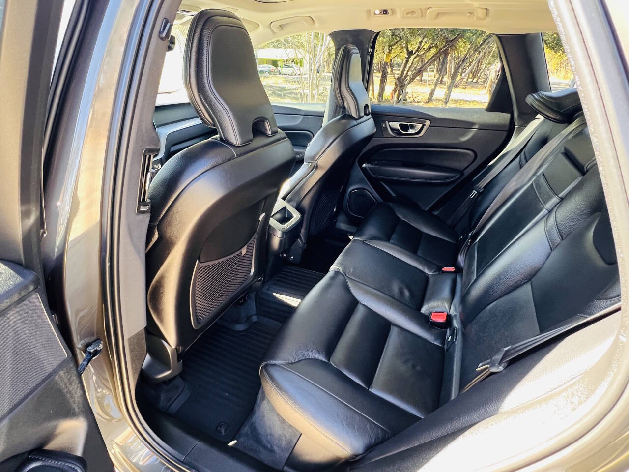 Used Car 2020 Volvo Xc60  T5 Momentum 4dr Suv For Sale Under $20,000 In Austin, Texas