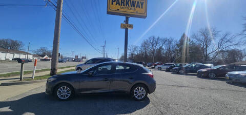 2014 Mazda MAZDA3 for sale at Parkway Motors in Springfield IL