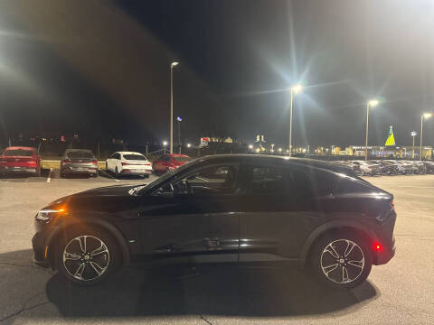 2022 Ford Mustang Mach-E Select