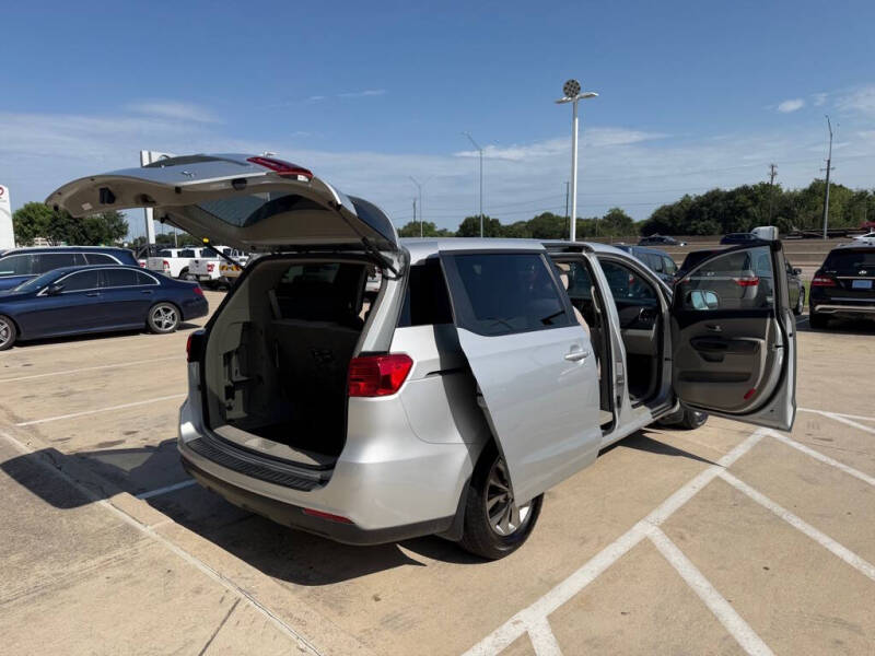 2020 Kia Sedona LX