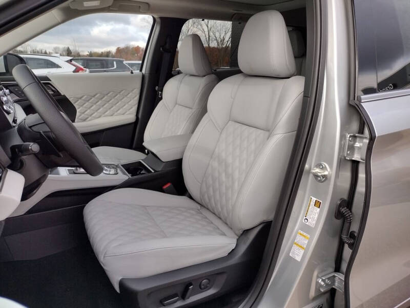 2025 Mitsubishi Outlander PHEV SEL