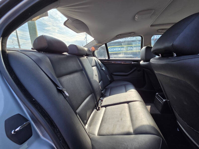 2005 BMW 3 Series 325i