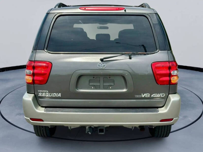 2003 Toyota Sequoia SR5