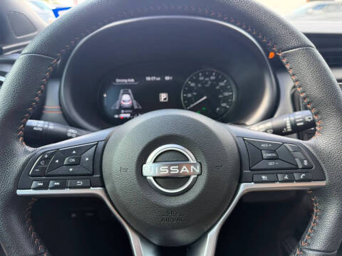 2023 Nissan Kicks SR