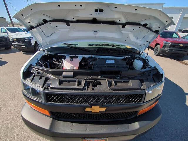 2025 Chevrolet Express 2500