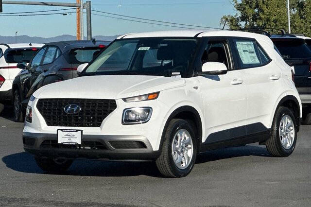 2026 Hyundai Venue SE