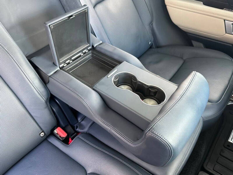 2020 Land Rover Range Rover P525 HSE