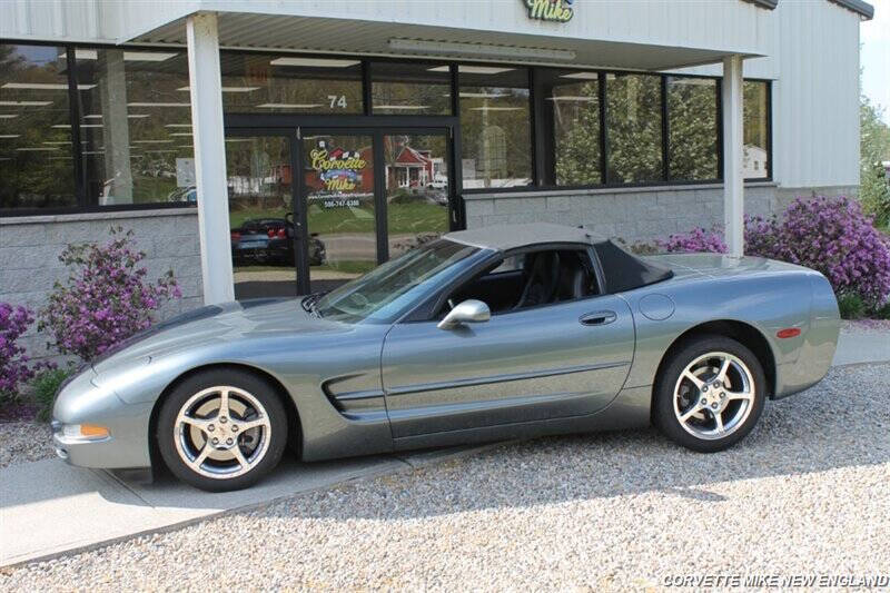 2004 Chevrolet Corvette 2