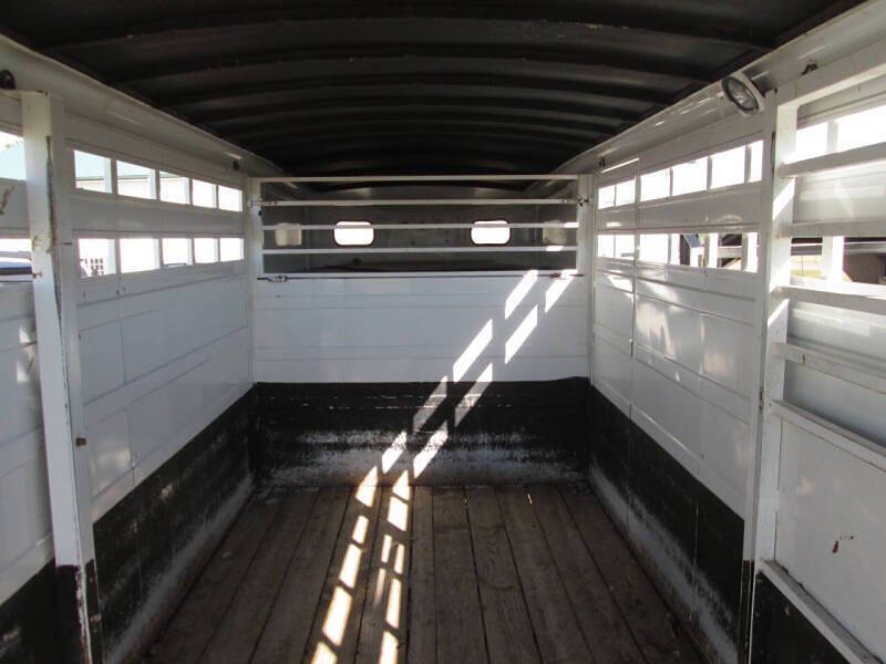 2001 Titan Trailer Standard