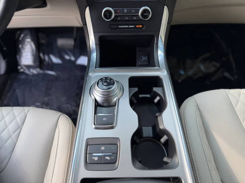 2024 Ford Edge Titanium