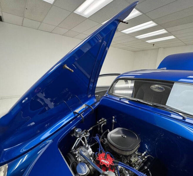 1937 Ford Deluxe