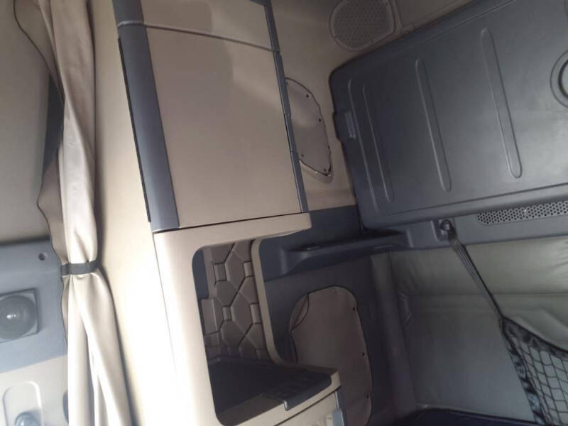 2016 Freightliner Cascadia