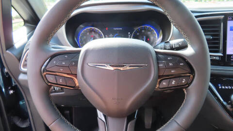 2024 Chrysler Pacifica Touring