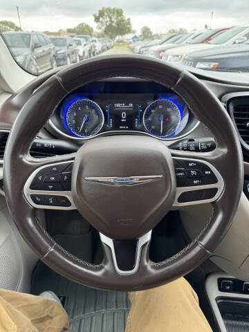 2017 Chrysler Pacifica Touring-L